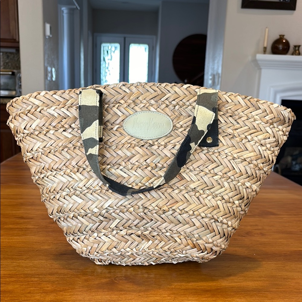 NEIMAN MARCUS Straw Shopper Tote Camo Handles Summer Beach Bag Bohemian Luxury 🤎